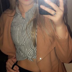 Cropped button up